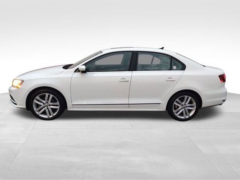 Used 2017 Volkswagen Jetta SEL image 4