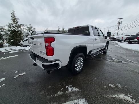 Used 2024 Chevrolet Silverado 2500 High Country w/ High Country Premium Package image 15