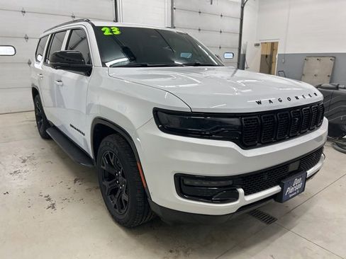 Used 2023 Jeep Wagoneer Series II w/ Convenience Group I image 3