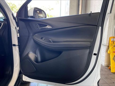 Used 2025 Buick Encore GX Preferred FWD image 20