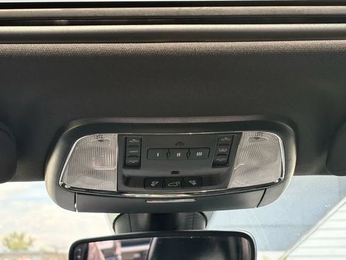 Used 2017 Jeep Grand Cherokee Overland AWD/4WD image 19