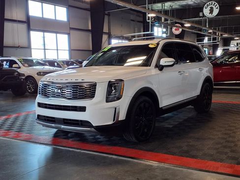 Used 2021 Kia Telluride S FWD image 3