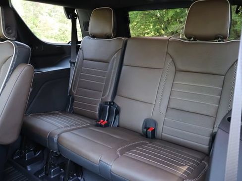 New 2026 GMC Yukon Denali Ultimate w/ LPO, Floor Liner Package AWD/4WD image 25