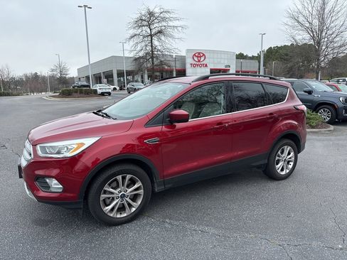 Used 2018 Ford Escape SEL image 2