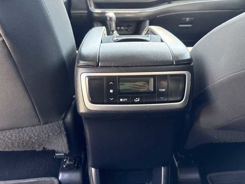 Used 2018 Toyota Highlander LE FWD image 14