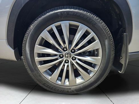 Used 2021 Toyota Highlander Platinum AWD/4WD image 19