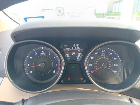 Used 2012 Hyundai Elantra GLS FWD image 2