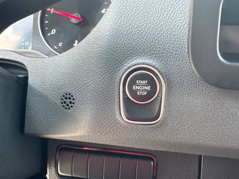 Used 2025 Mercedes-Benz Sprinter 2500 image 26