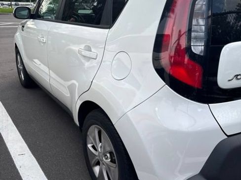 Used 2015 Kia Soul FWD image 16