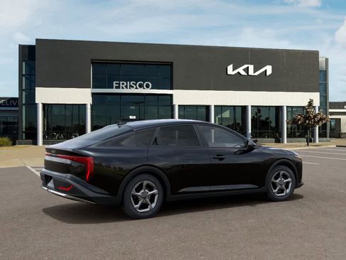 New 2026 Kia K4 LXS FWD image 6