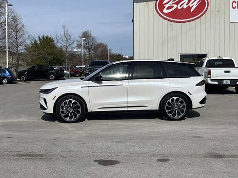 New 2026 Lincoln Nautilus Reserve AWD/4WD image 2