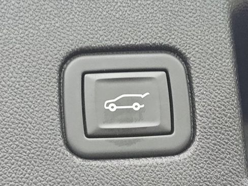 Used 2020 Chevrolet Equinox LT FWD image 20