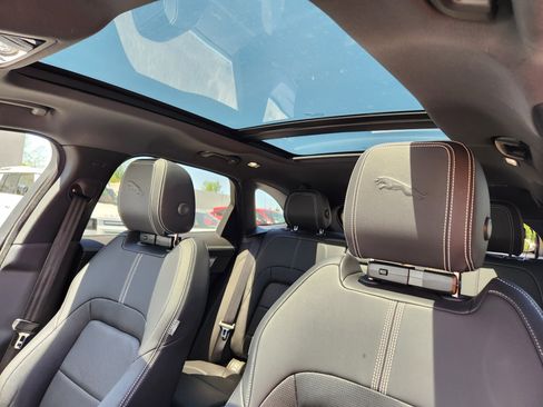 Certified 2024 Jaguar F-PACE R-Dynamic S image 12