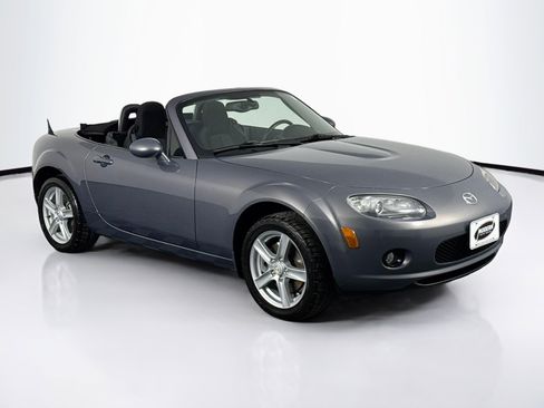 Used 2006 MAZDA MX-5 Miata Touring RWD image 39