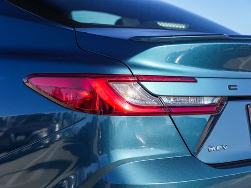 Used 2025 Toyota Camry SE FWD image 7