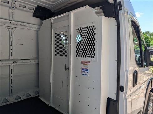 Used 2023 RAM ProMaster 2500 w/ Convenience Group FWD image 14