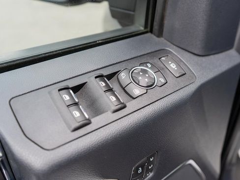 Used 2022 Ford F250 Lariat w/ Black Appearance Package image 18