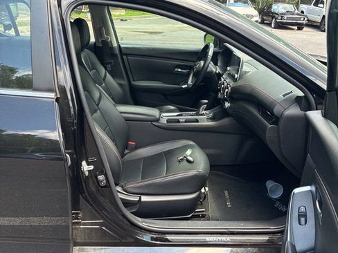 Used 2023 Nissan Sentra SR w/ SR Premium Package FWD image 2
