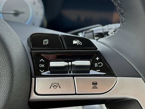 New 2026 Hyundai Elantra Limited FWD image 11