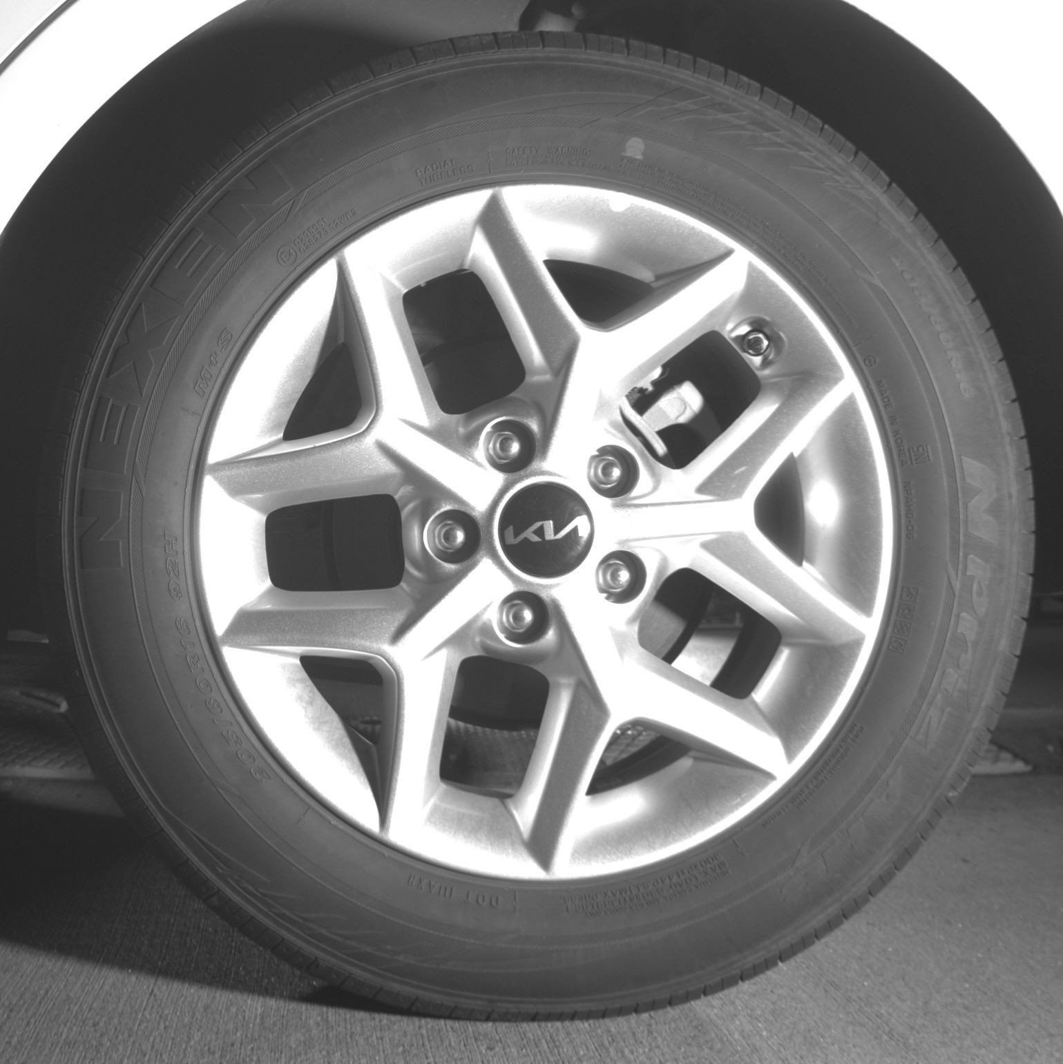 Used 2025 Kia Soul LX w/ LX Technology Package FWD image 16