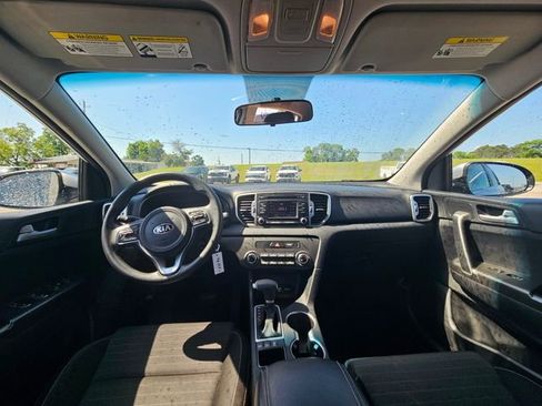 Used 2018 Kia Sportage LX AWD/4WD image 12