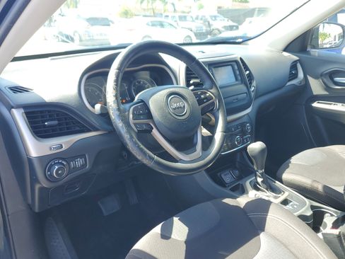 Used 2015 Jeep Cherokee Latitude image 12