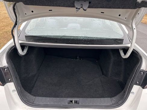 Used 2022 Nissan Versa S image 19