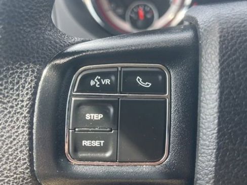 Used 2018 Dodge Grand Caravan SE w/ UConnect Hands-Free Group FWD image 12