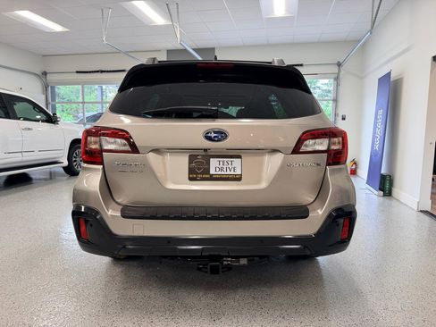 Used 2018 Subaru Outback 2.5i Limited AWD/4WD image 7