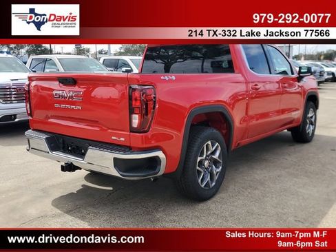 New 2026 GMC Sierra 1500 SLE w/ LPO, Black Badging Package AWD/4WD image 3