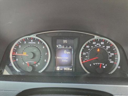 Used 2017 Toyota Camry SE image 11