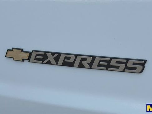 Used 2025 Chevrolet Express 2500 LT w/ LT Preferred Equipment Group RWD image 36