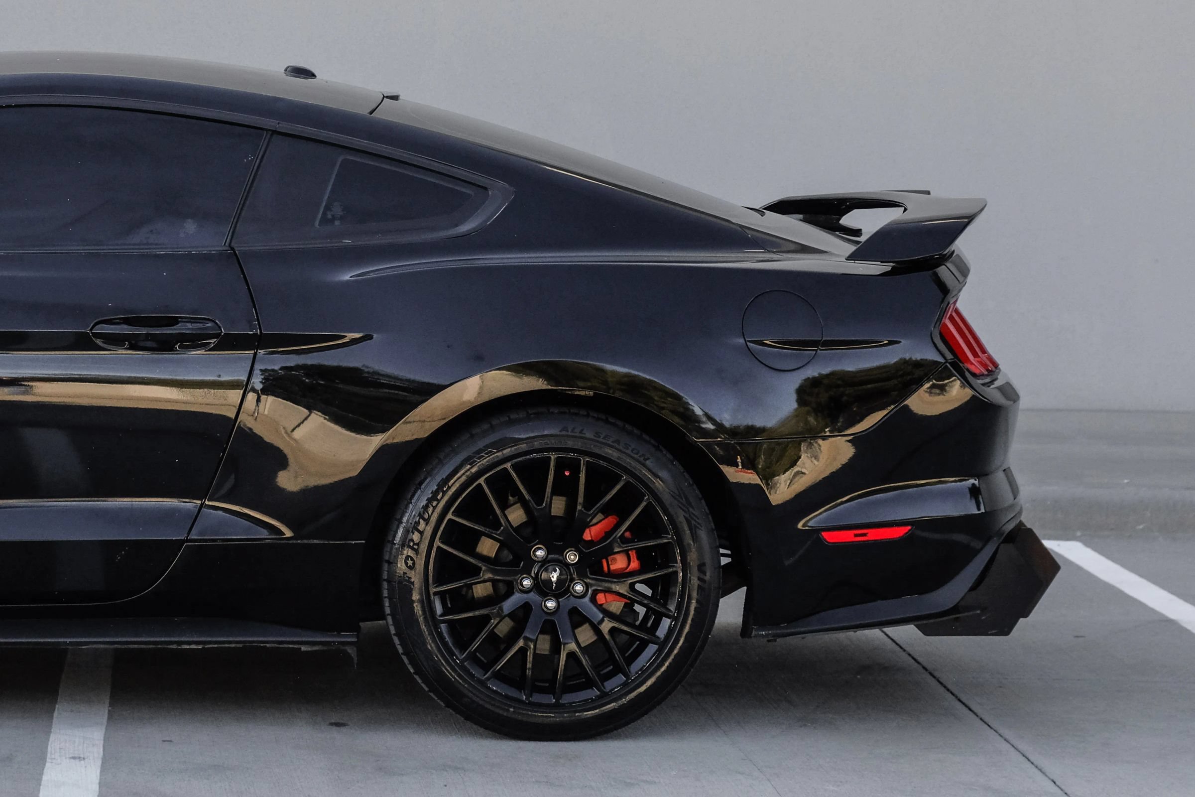 Used 2017 Ford Mustang GT Premium w/ GT Performance Package RWD image 13