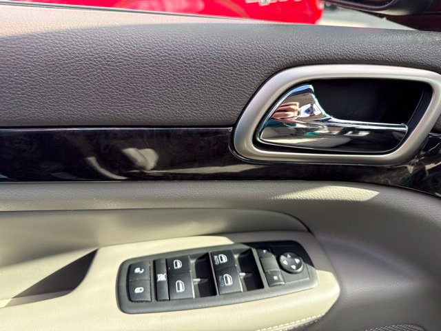Used 2012 Jeep Grand Cherokee Laredo AWD/4WD image 7