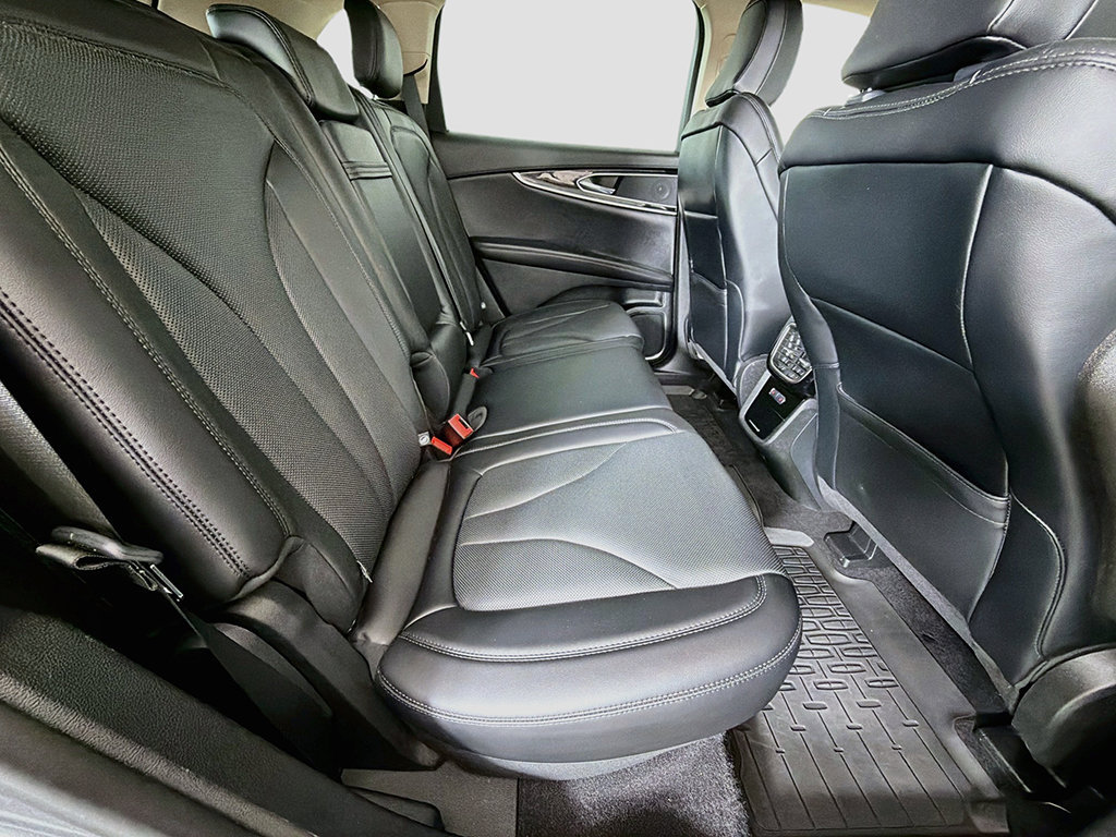 Used 2023 Lincoln Nautilus Reserve AWD/4WD image 29
