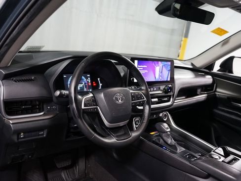 Certified 2024 Toyota Grand Highlander FWD image 11