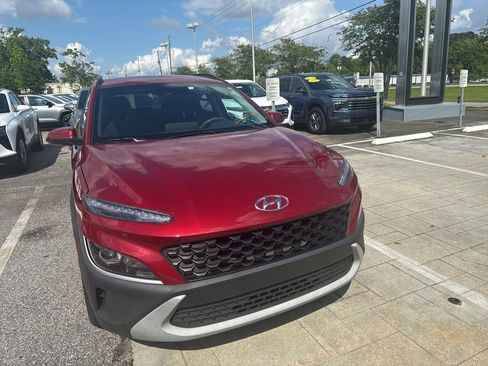 Used 2023 Hyundai Kona SEL FWD image 3