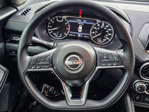 Used 2024 Nissan Sentra SV FWD image 25