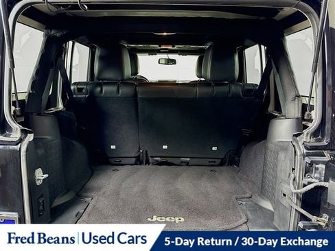 Used 2016 Jeep Wrangler Unlimited Sahara w/ Connectivity Group image 25