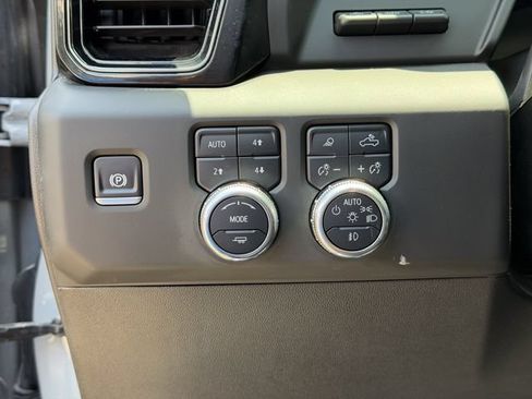Used 2025 GMC Sierra 2500 AT4X w/ AT4X AEV Edition AWD/4WD image 11
