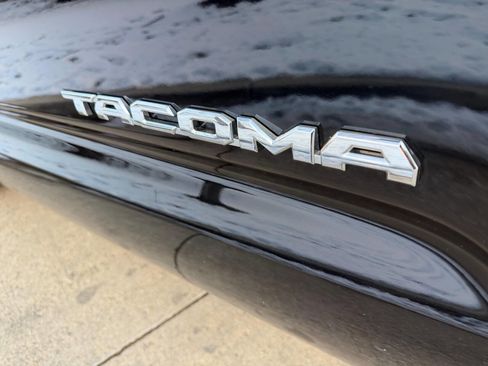 Used 2021 Toyota Tacoma TRD Off-Road w/ TRD Premium Off Road Package image 23