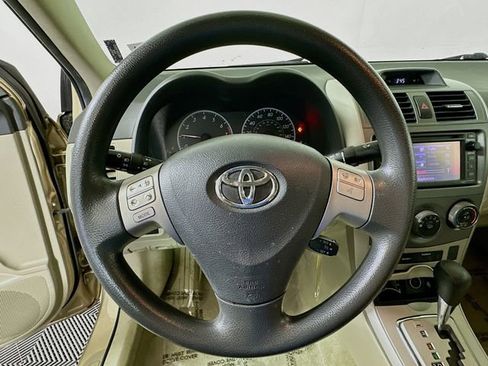 Used 2013 Toyota Corolla LE image 14