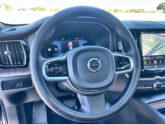 Used 2024 Volvo XC60 B5 Ultimate w/ Protection Package Premier AWD/4WD image 17