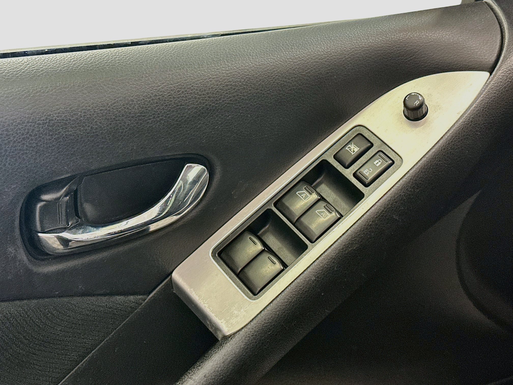 Used 2014 Nissan Murano S FWD image 15