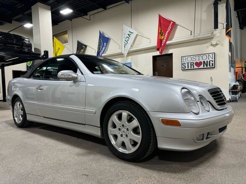 Used 2002 Mercedes-Benz CLK 320 Cabriolet image 12