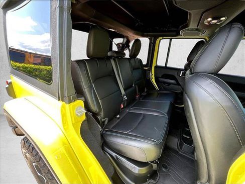 Used 2022 Jeep Wrangler Unlimited Rubicon 4xe w/ Cold Weather Group AWD/4WD image 28