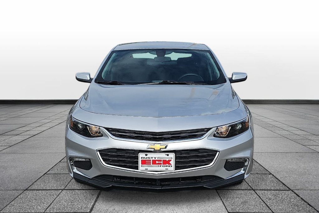 Used 2018 Chevrolet Malibu LT FWD image 2