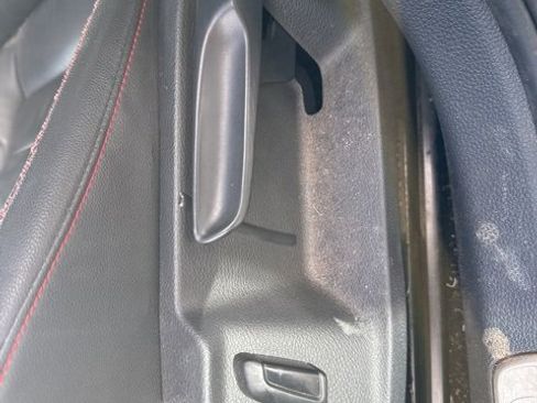 Used 2017 Volkswagen GTI SE image 19