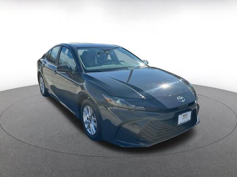 Used 2025 Toyota Camry LE image 1