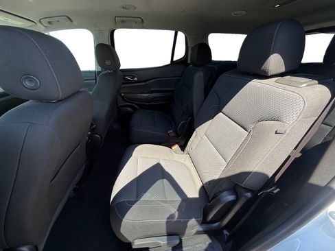 Used 2022 GMC Acadia SLE FWD image 16